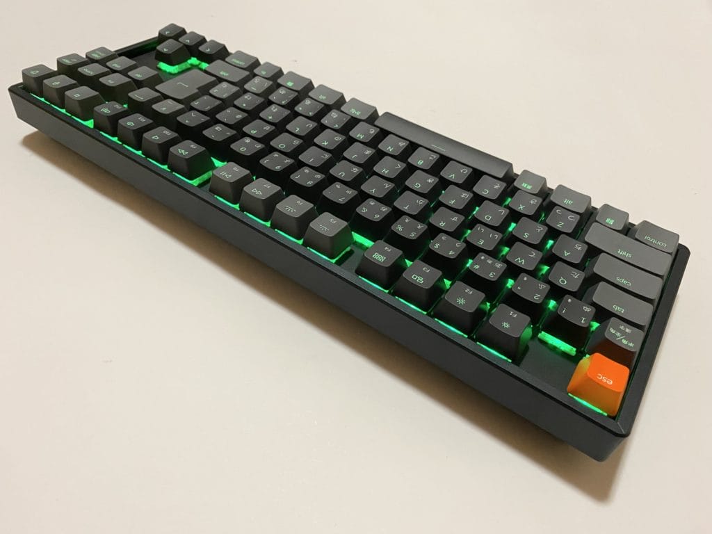 Keychron K8 後ろから